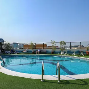 Aavri فندق دبي